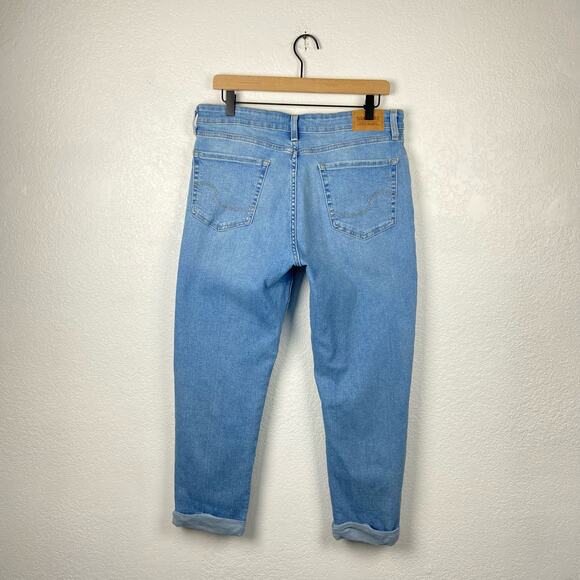 Levi’s light wash cuffed boyfriend jeans size 32 - Picture 3 of 8